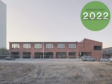 084-221128-bda-Halle7-Titel